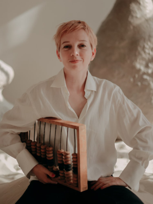 Презентация книги «Судьба играет в куклы» Наталии Лирон